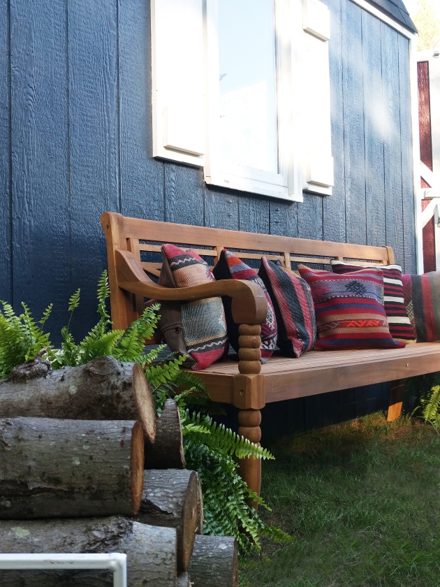 SHE SHED OUTDOOR BENCH 1